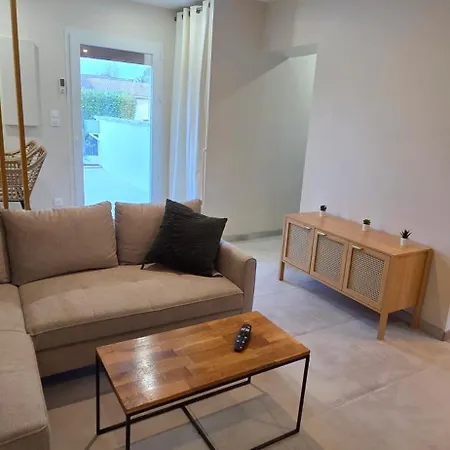 Maisonnette Moderne Avec Terrasse 10 Min Cnpe بيت للعطل ديونْ