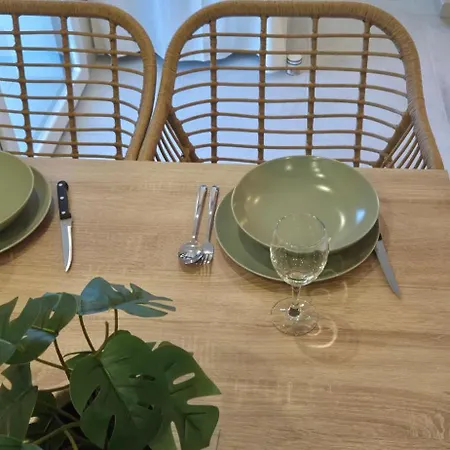 Maisonnette Moderne Avec Terrasse 10 Min Cnpe ديونْ